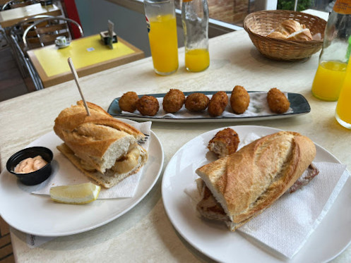 <strong>Tapas y bocadillos caseros</strong>